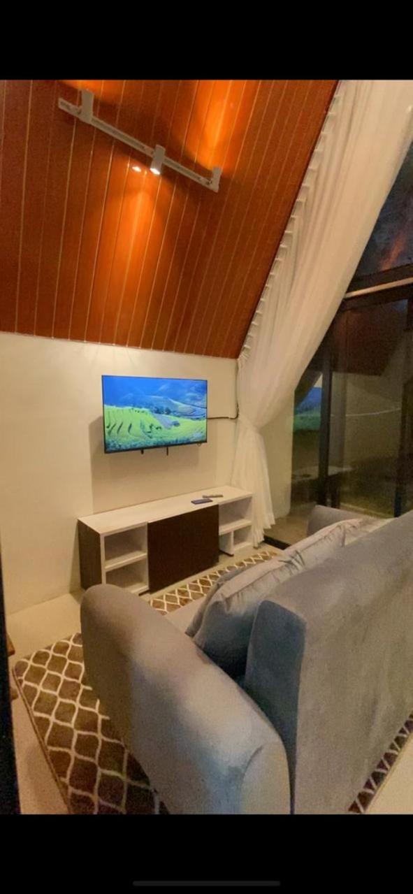 Agriya Lubis Cabin Diyeng Habitación foto