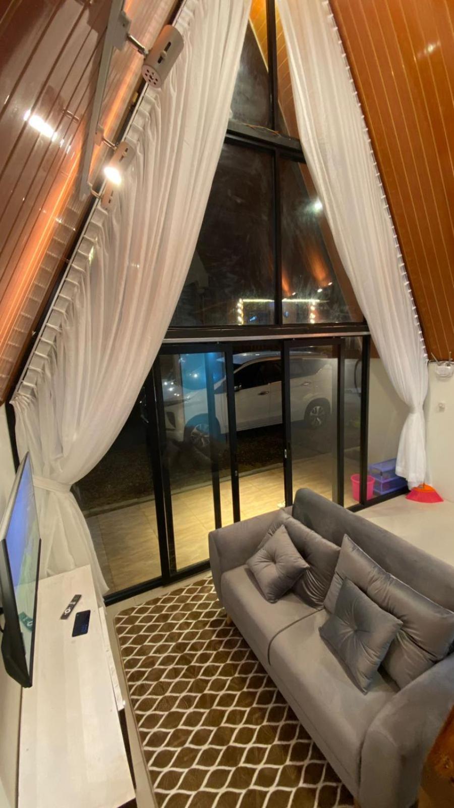 Agriya Lubis Cabin Diyeng Habitación foto